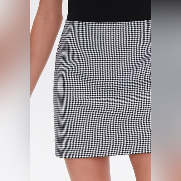 FREE in a bundle. Houndstooth mini skirt zip back JOLT perfect fall wardrobe - Picture 13 of 13